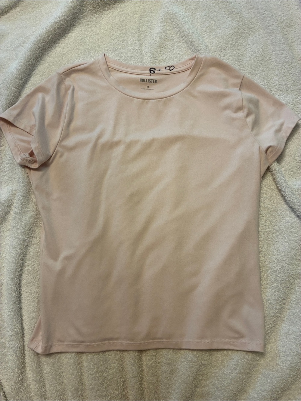 Hollister Women's Short Sleeve Tee in Pale Pink